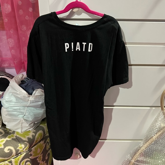 Hot Topic Tee - Picture 2 of 6